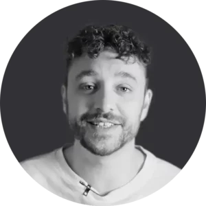 rundes Schwarz-Weiß-Porträt von Andreas Berger, Regional Manager und Teilnehmer der NLP Practitioner Ausbildung